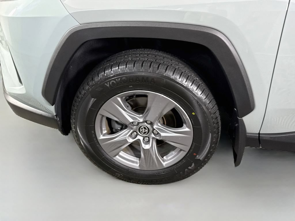 Certified 2022 Toyota RAV4 XLE w/ Convenience Package AWD/4WD image 36