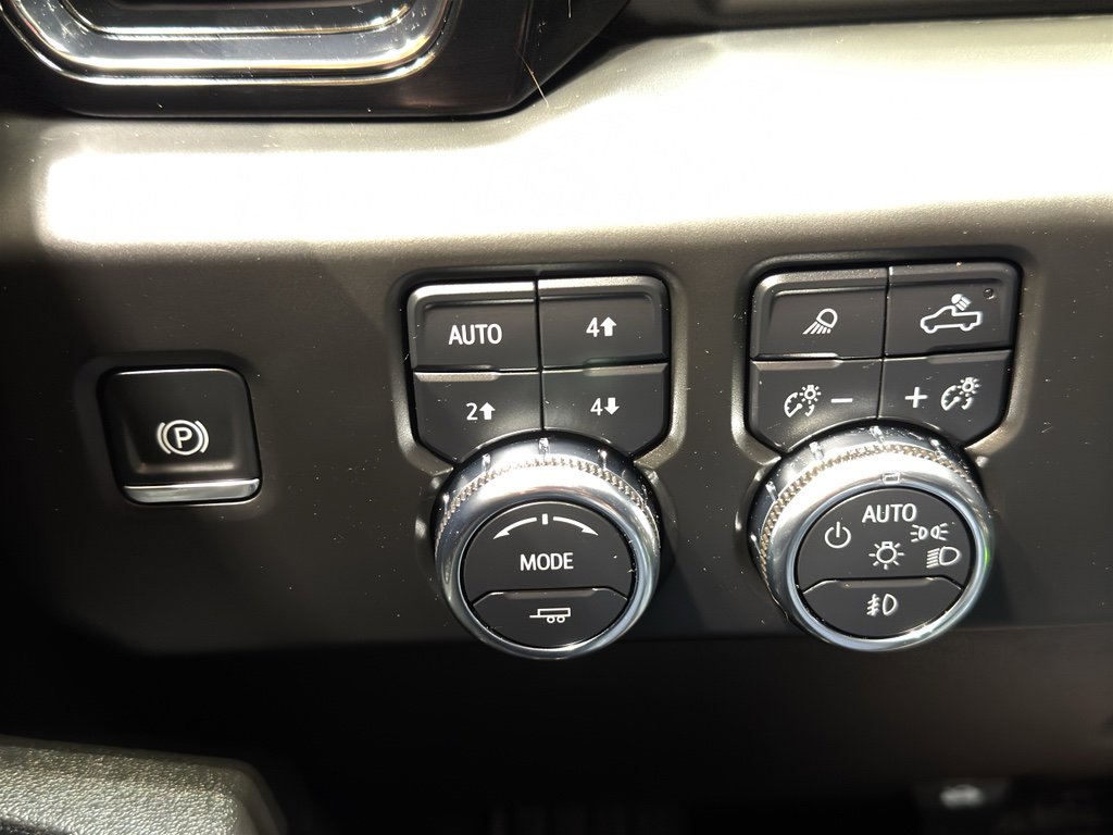 Used 2025 GMC Sierra 1500 AT4 w/ AT4 Premium Package image 38