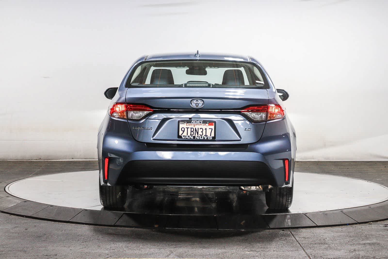 Certified 2025 Toyota Corolla LE FWD image 3