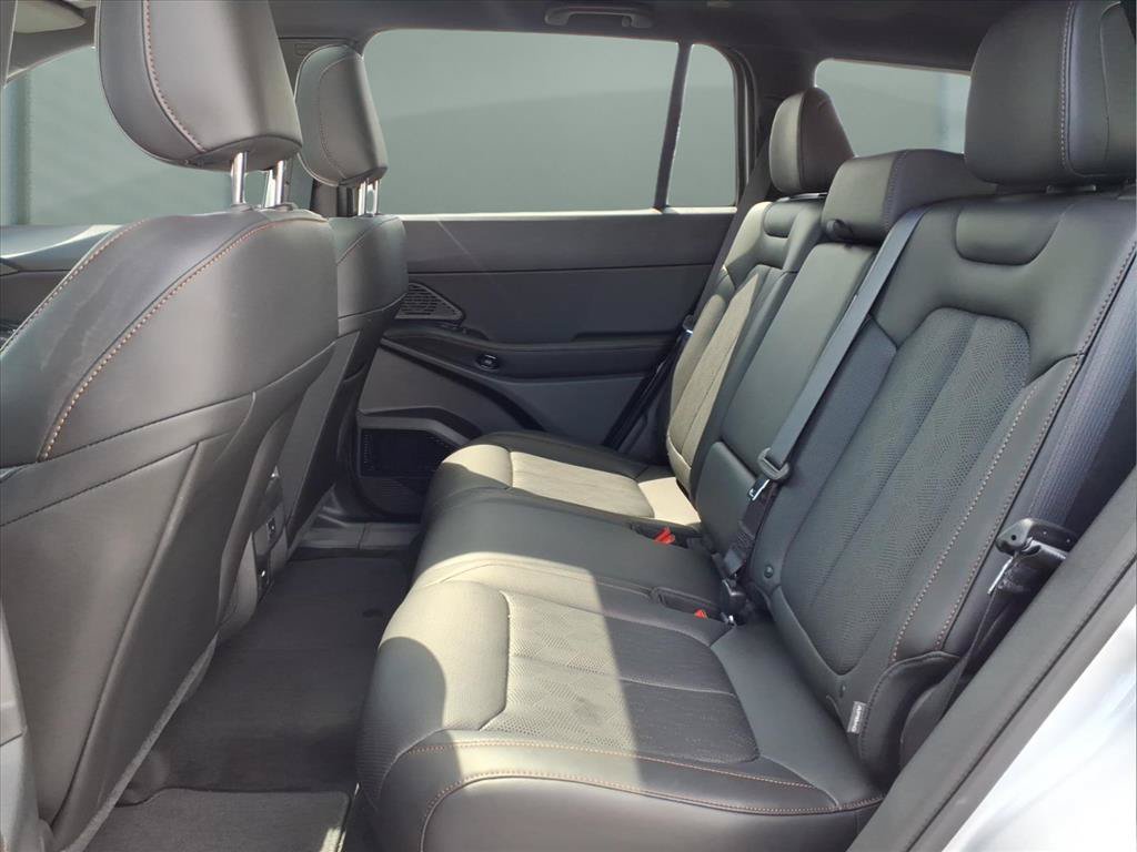 New 2026 Jeep Cherokee Overland w/ Advanced Pro Tech Group AWD/4WD image 4