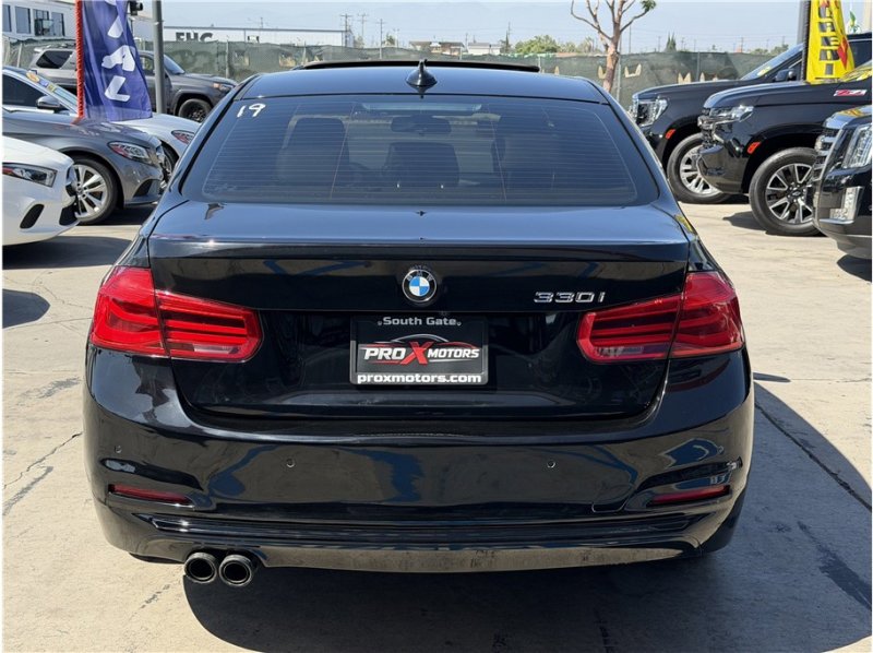 Used 2017 BMW 330i Sedan RWD image 5