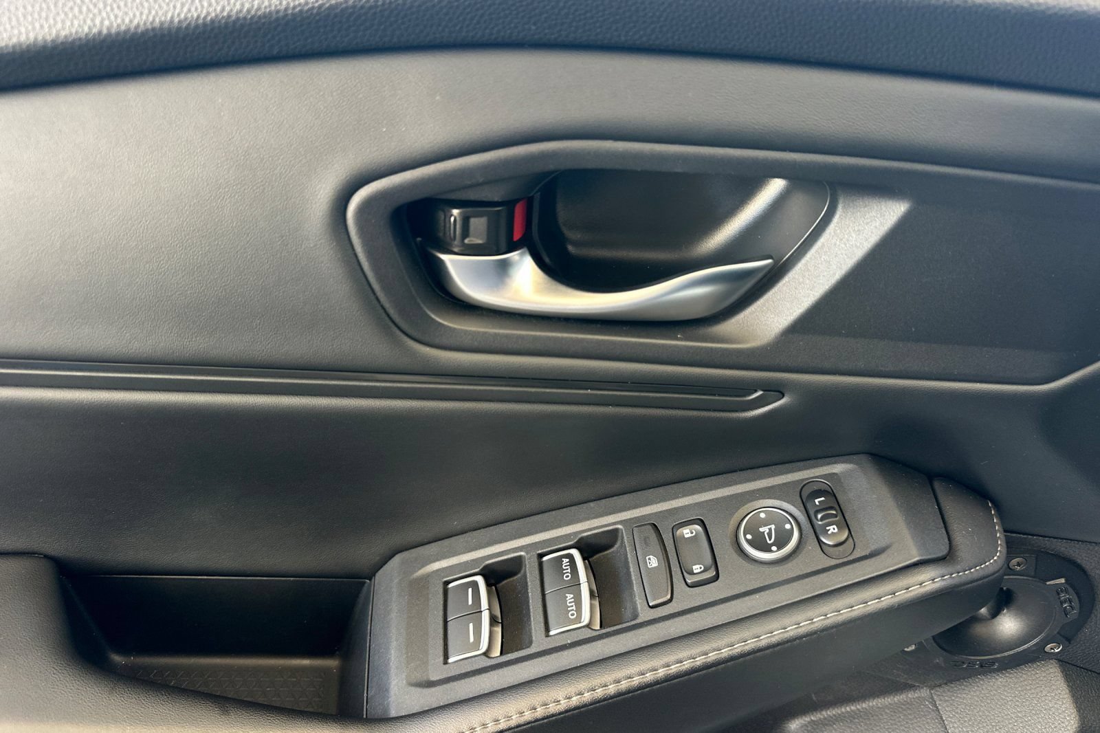 Used 2024 Honda Accord Sport image 11