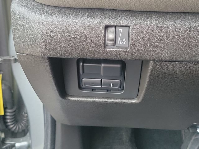 Used 2025 Chevrolet Colorado ZR2 w/ Technology Package AWD/4WD image 22