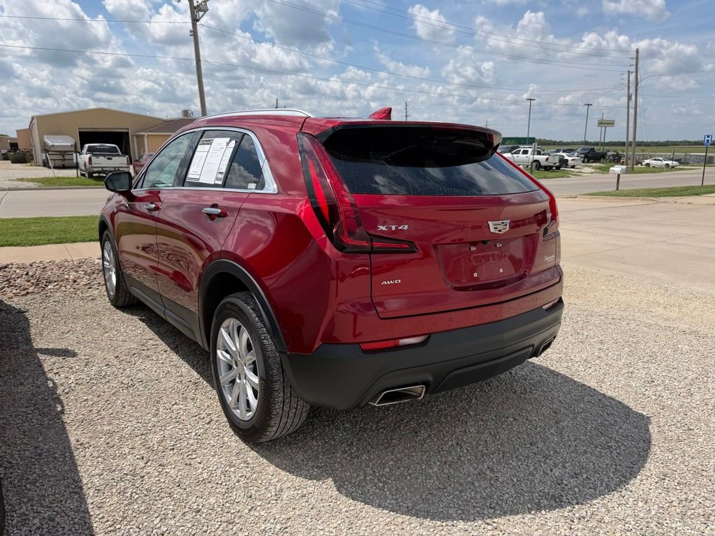Used 2023 Cadillac XT4 Luxury w/ Cold Weather Package AWD/4WD image 3