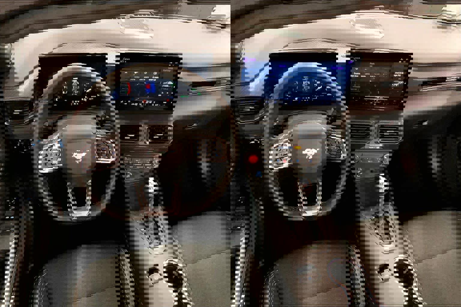 Used 2024 Ford Mustang Convertible image 31