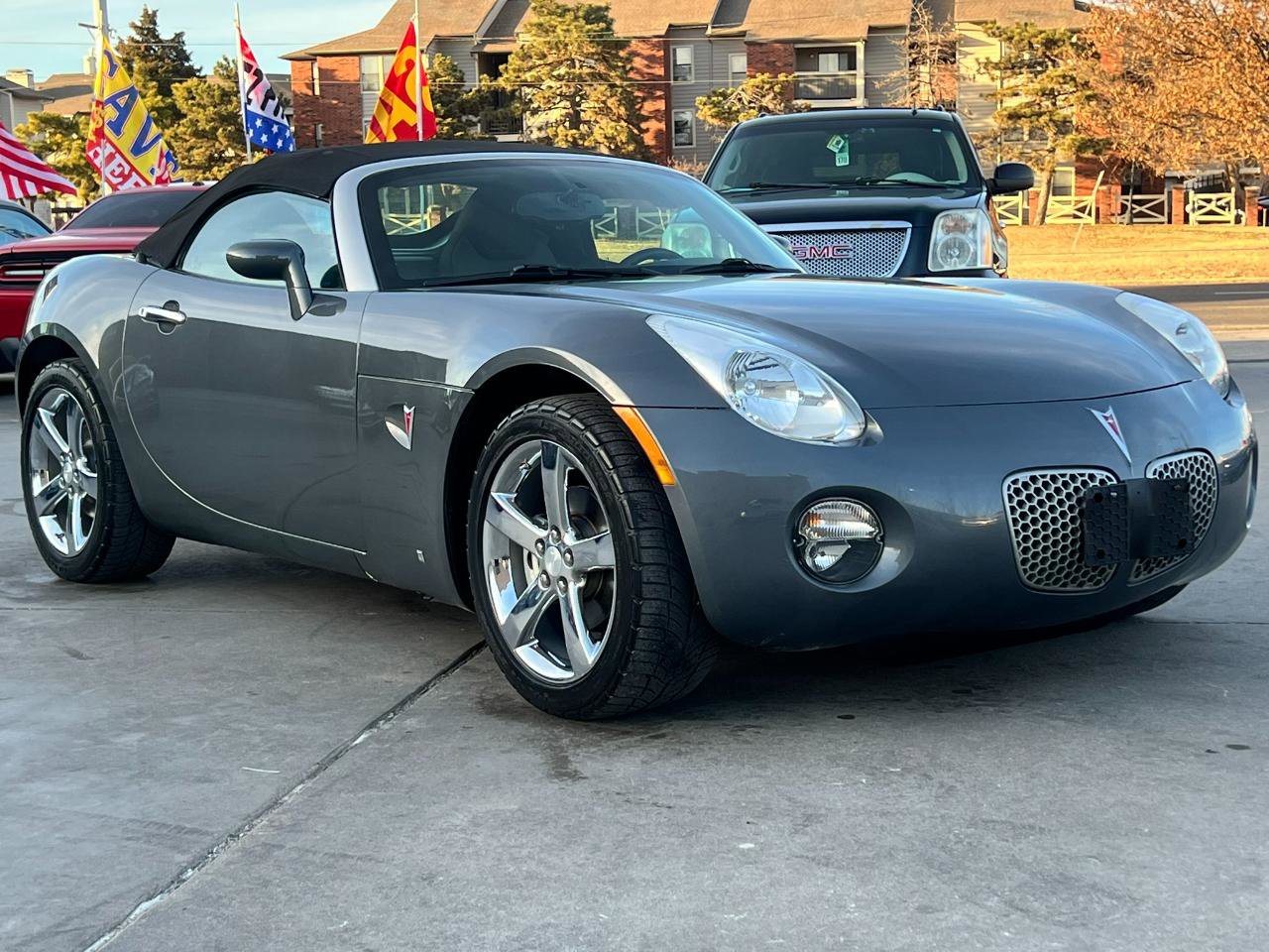 Used 2008 Pontiac Solstice Convertible w/ Preferred Package RWD image 1