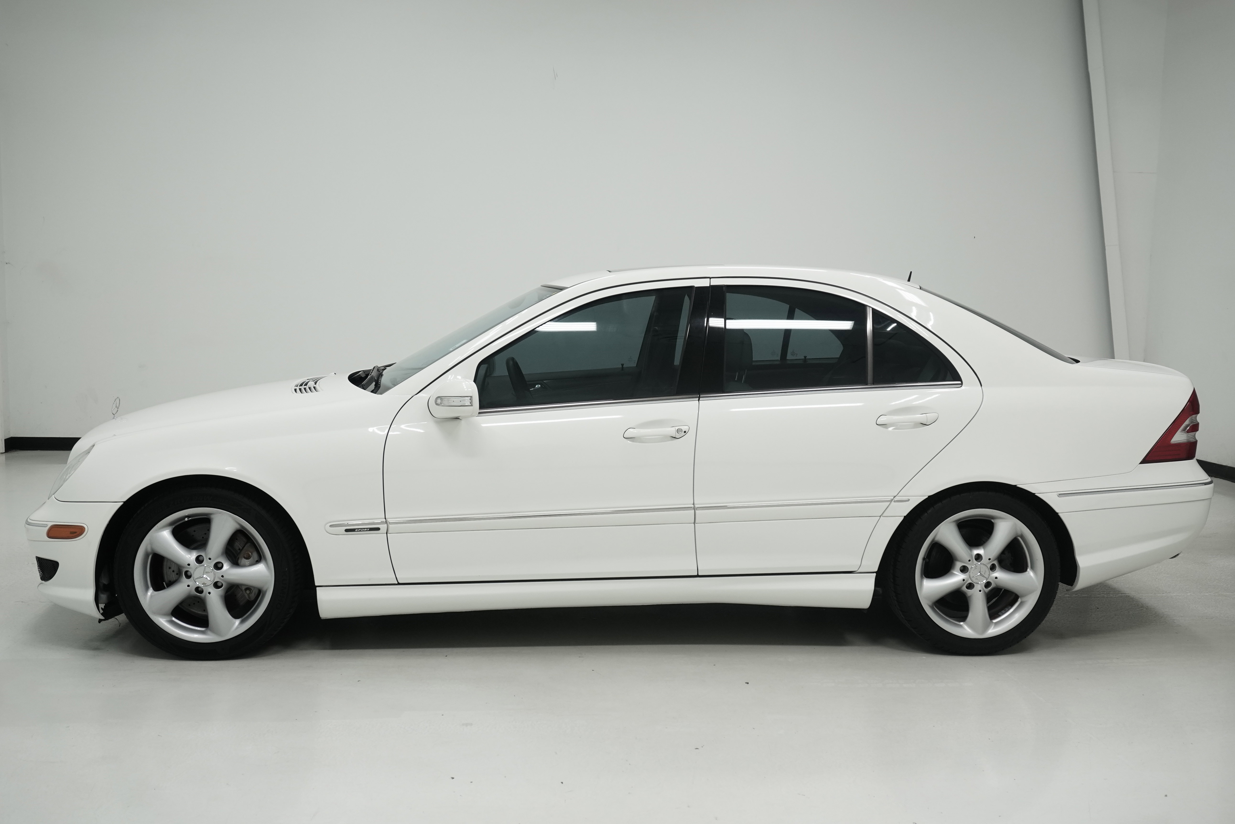 Used 2006 Mercedes-Benz C 230 Sedan image 7