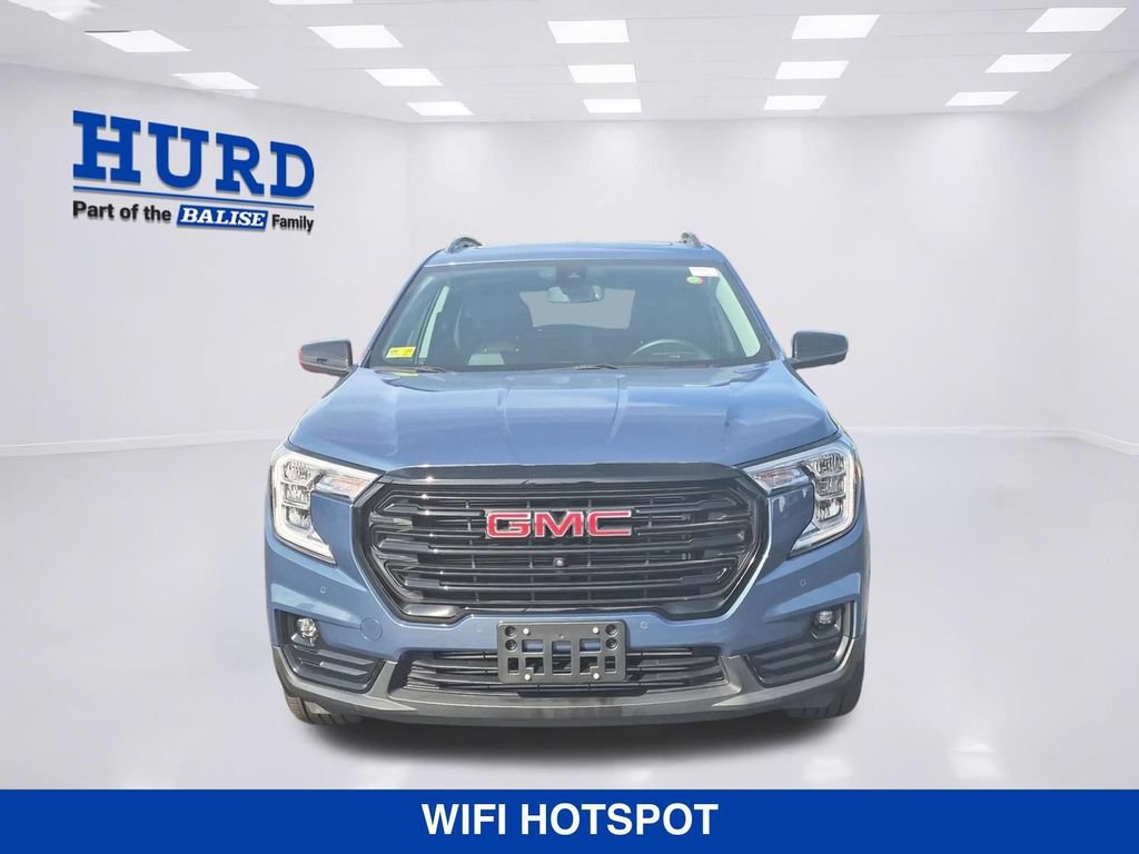 Used 2024 GMC Terrain SLT w/ Infotainment Package II AWD/4WD image 8