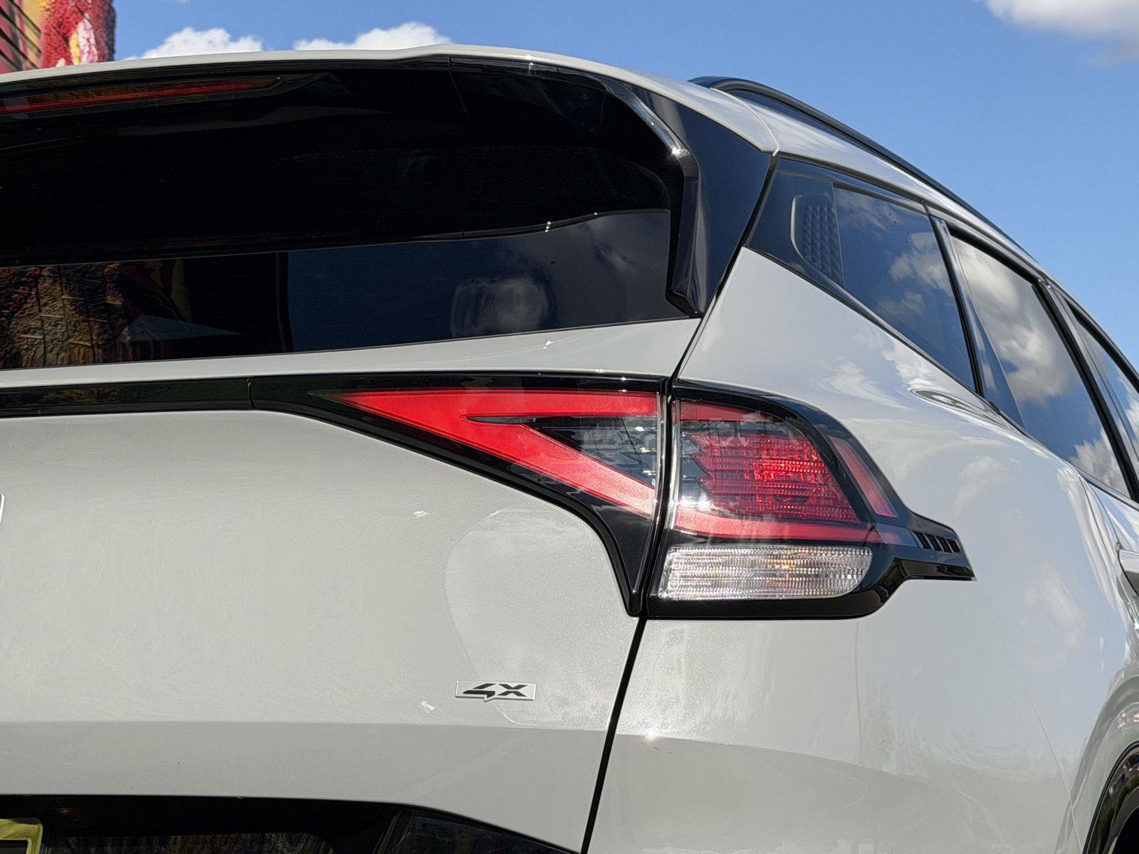 Used 2023 Kia Sportage SX image 17