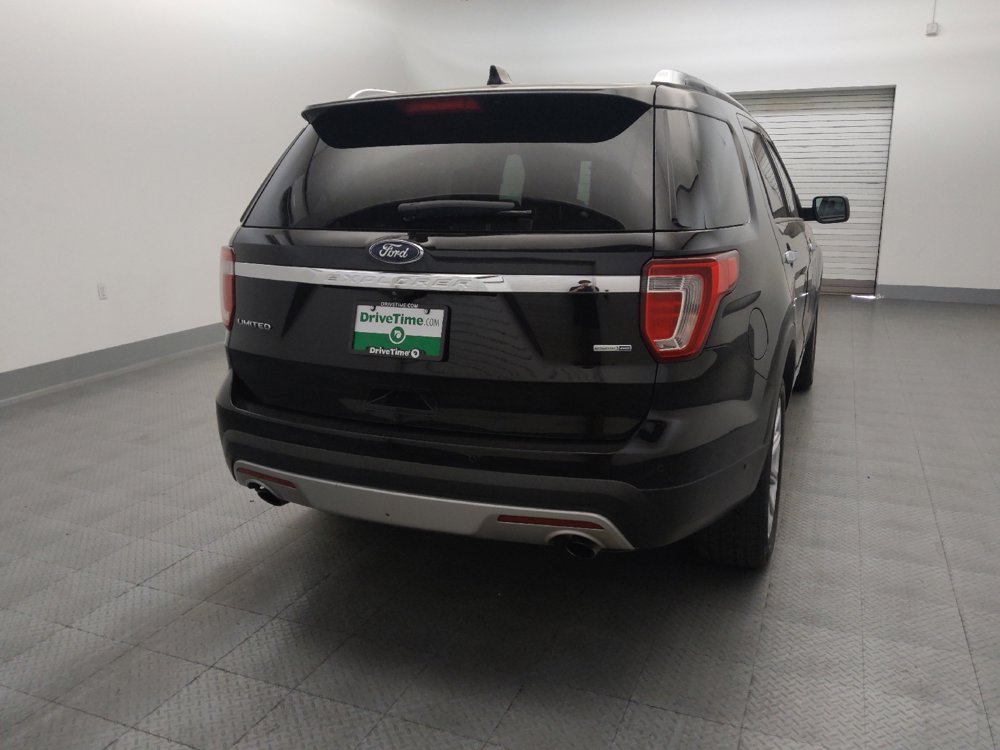 Used 2017 Ford Explorer Limited w/ Equipment Group 303A AWD/4WD image 7