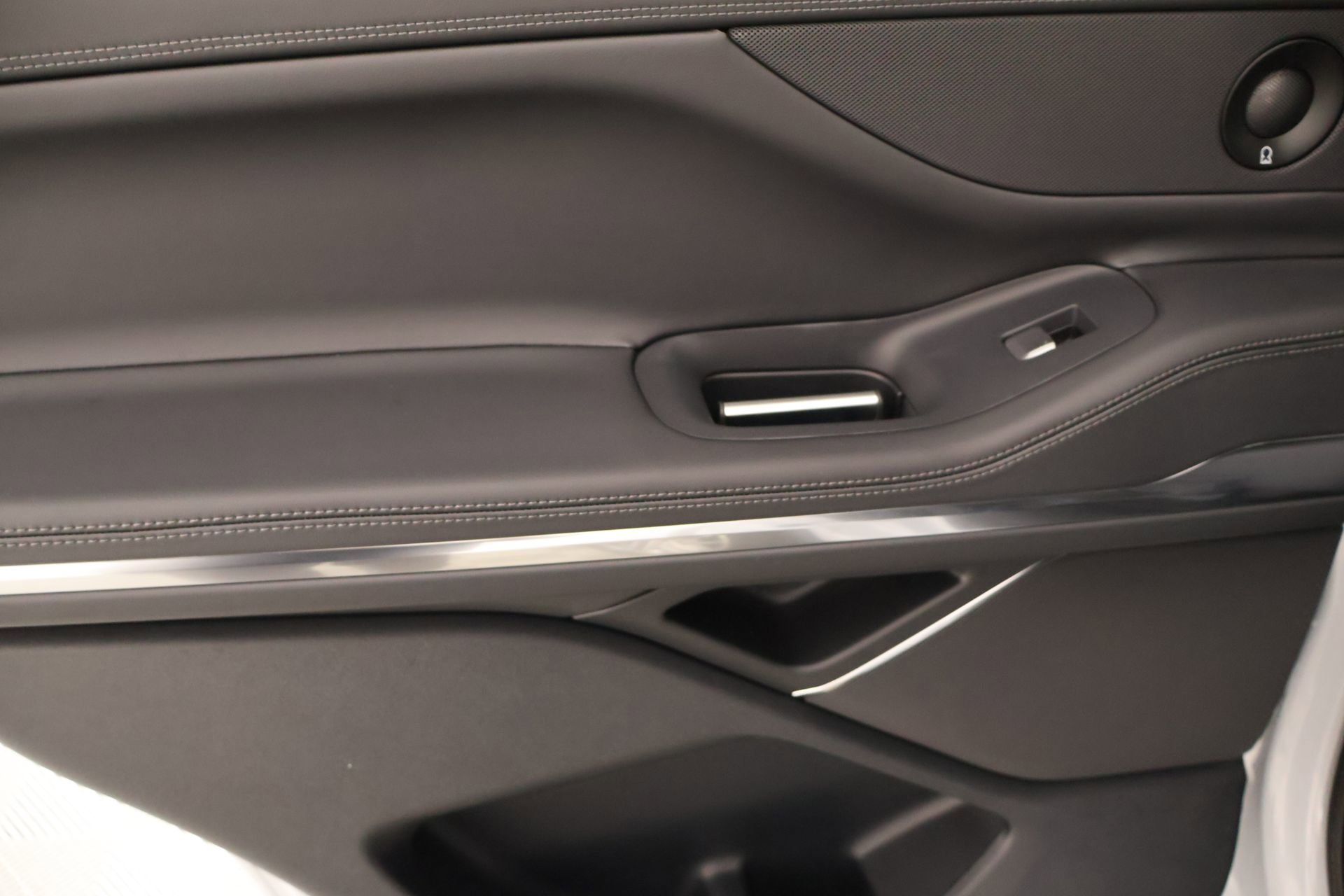 New 2026 Lincoln Navigator Premiere AWD/4WD image 17