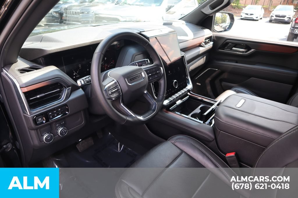 Used 2025 GMC Yukon Denali RWD image 9