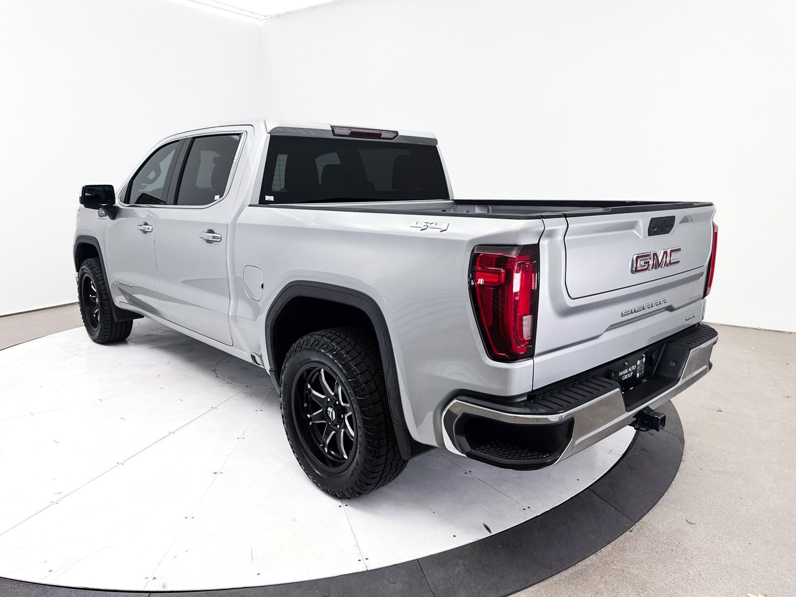 Used 2019 GMC Sierra 1500 SLT AWD/4WD image 11