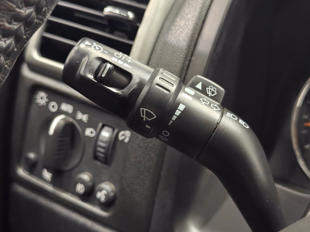 Used 2012 GMC Canyon SLE AWD/4WD image 9