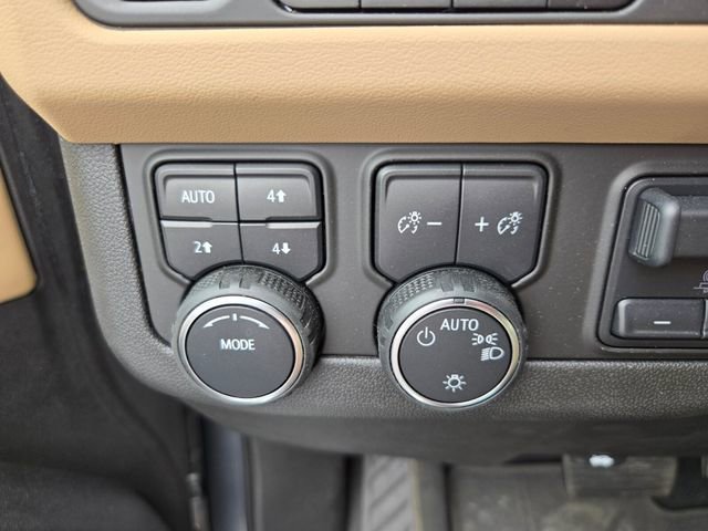 Used 2024 Chevrolet Tahoe Premier w/ Premium Package image 31