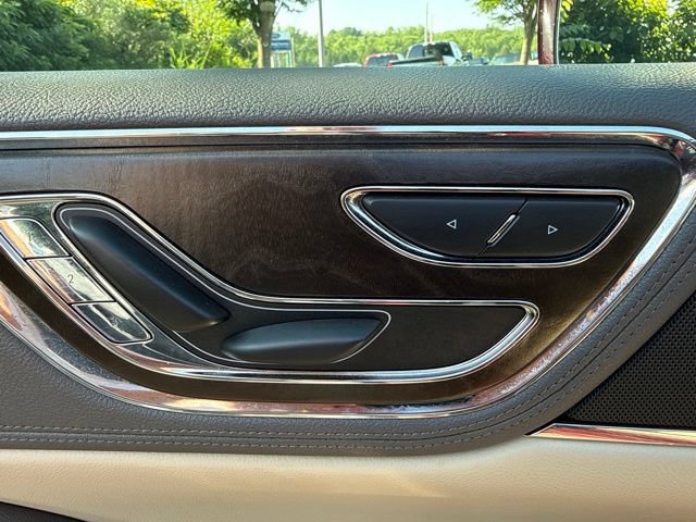 Used 2017 Lincoln Continental Select FWD image 45