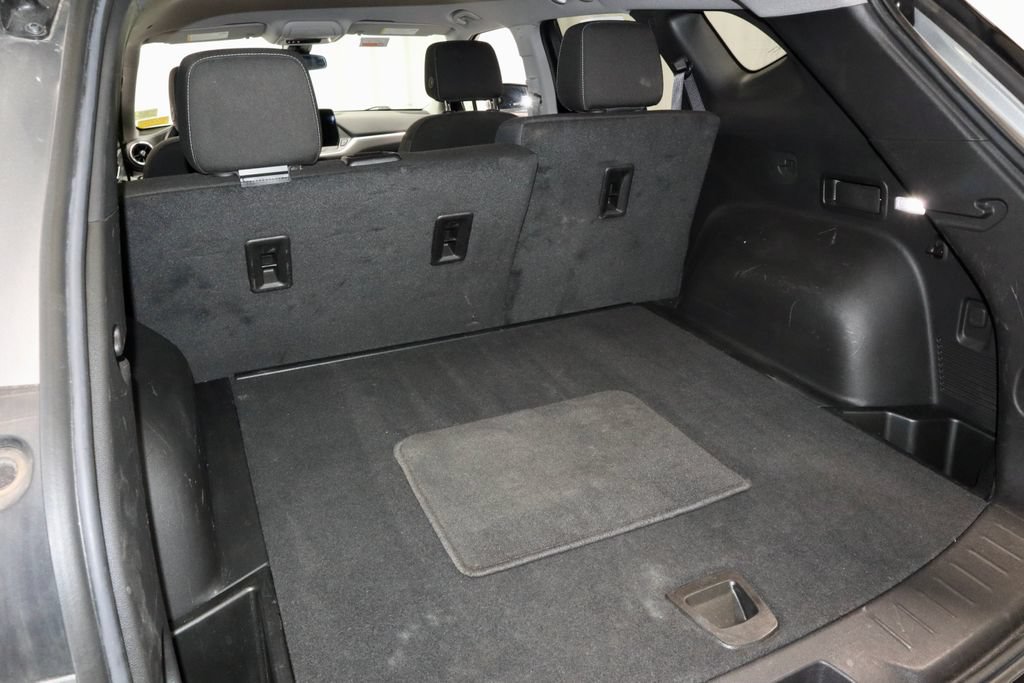 Used 2025 Chevrolet Blazer LT FWD image 15