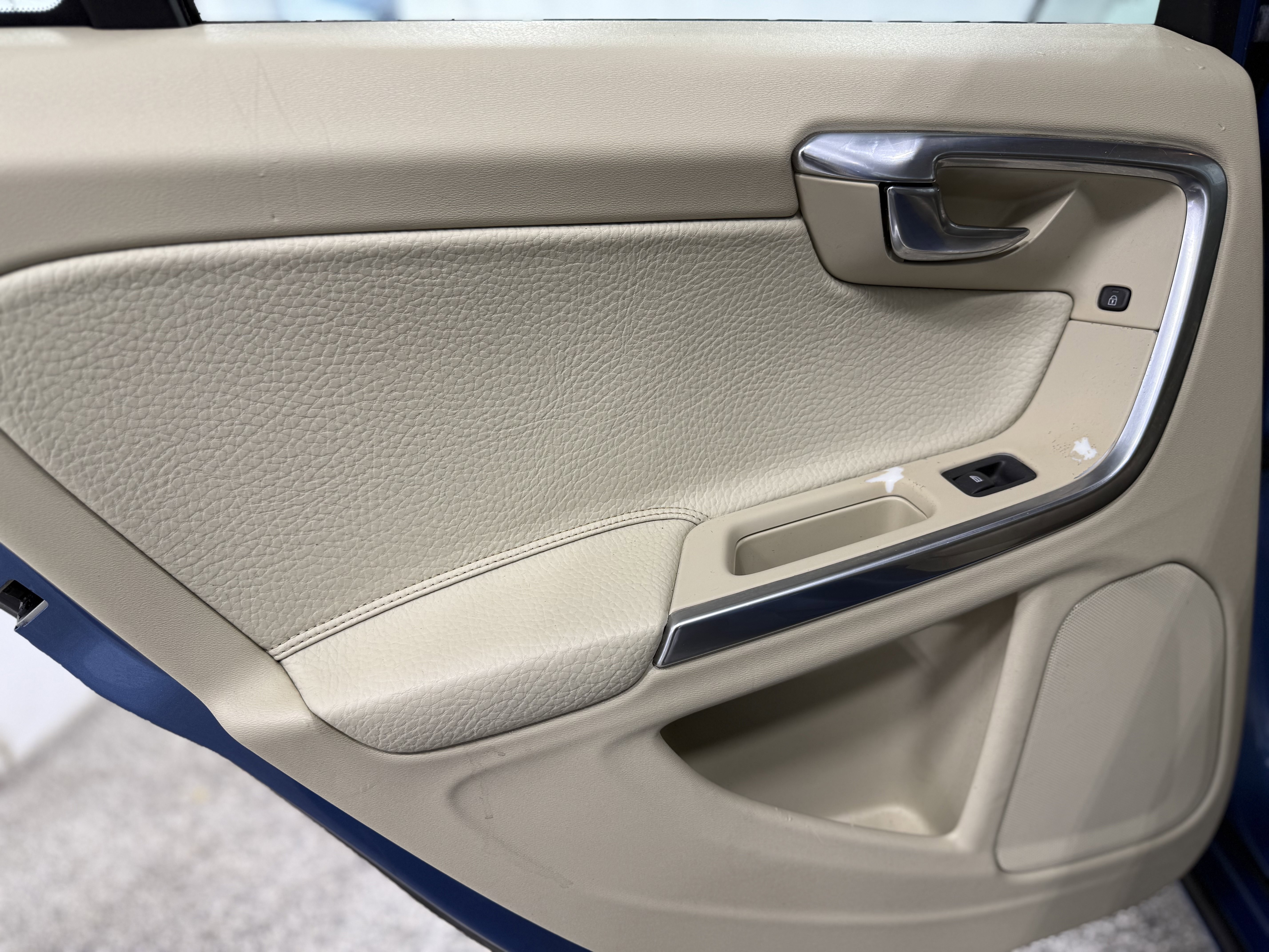 Used 2014 Volvo S60 T5 image 23