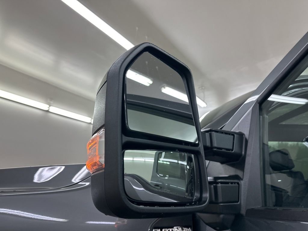 New 2026 Ford F350 Platinum w/ FX4 Off-Road Package image 14