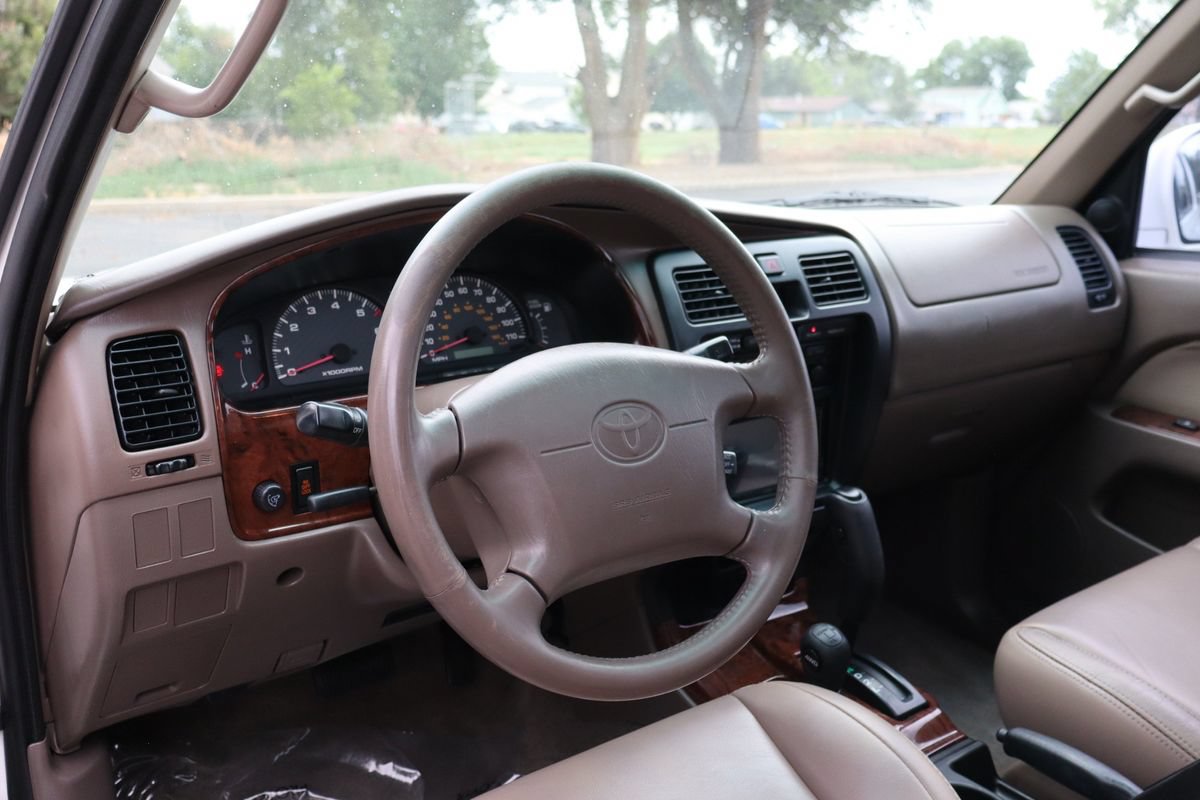 Used 2000 Toyota 4Runner Limited AWD/4WD image 15