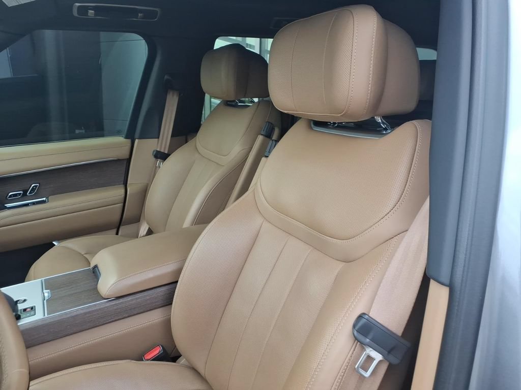 Used 2024 Land Rover Range Rover Long Wheelbase Autobiography AWD/4WD image 13