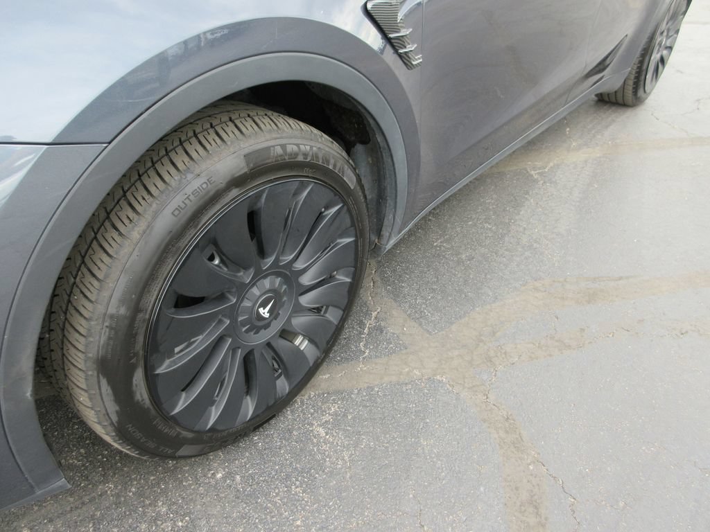 Used 2021 Tesla Model Y Long Range AWD/4WD image 14