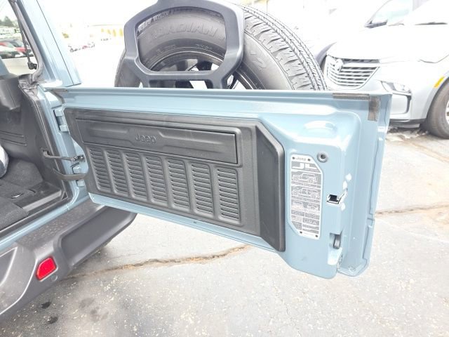 Used 2025 Jeep Wrangler Unlimited Sahara w/ Safety Group image 51