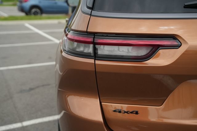 New 2026 Jeep Grand Cherokee L Limited w/ Limited Altitude Package AWD/4WD image 46