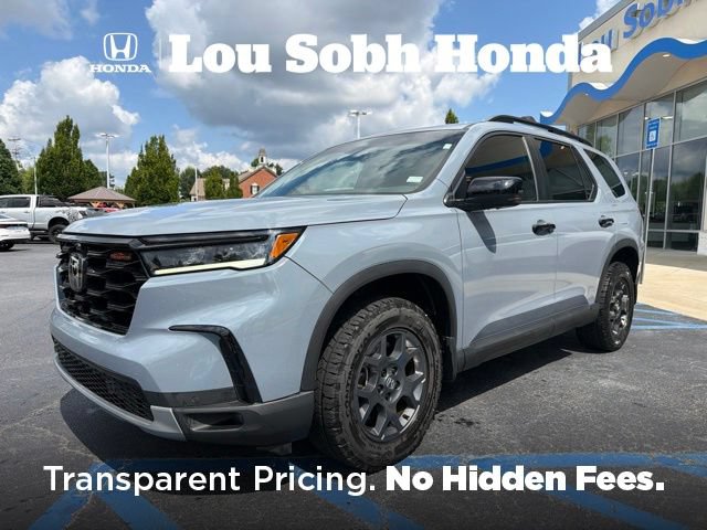Certified 2025 Honda Pilot TrailSport image 1