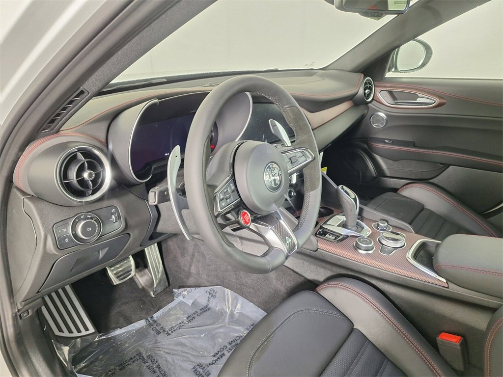 New 2024 Alfa Romeo Giulia Quadrifoglio image 18