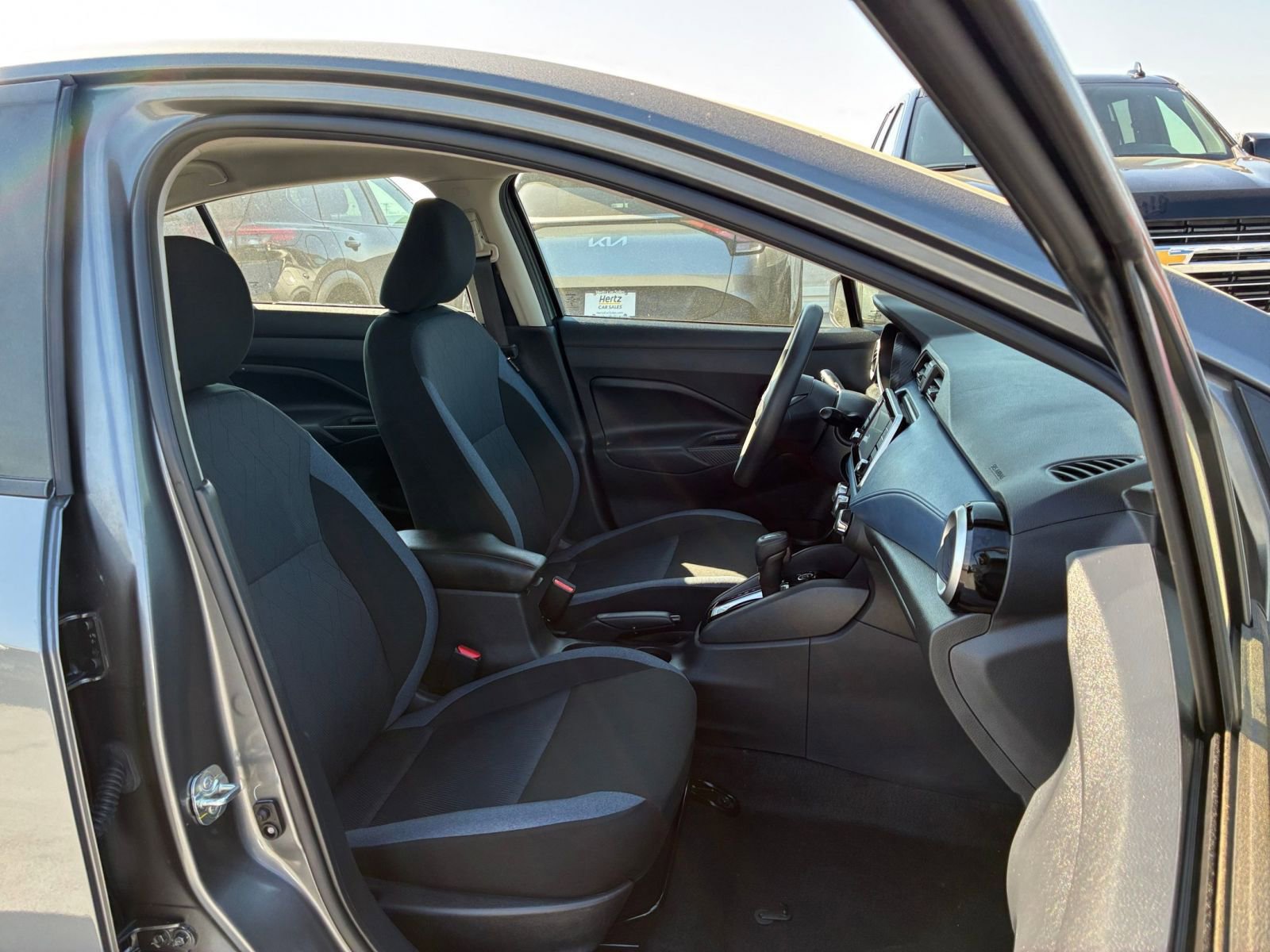 Used 2025 Nissan Versa SV image 34