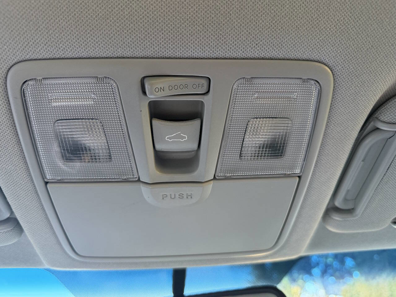 Used 2012 Hyundai Elantra Limited w/ Technology Pkg 5 FWD image 31