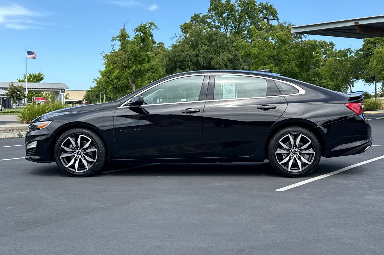 Used 2025 Chevrolet Malibu RS FWD image 14