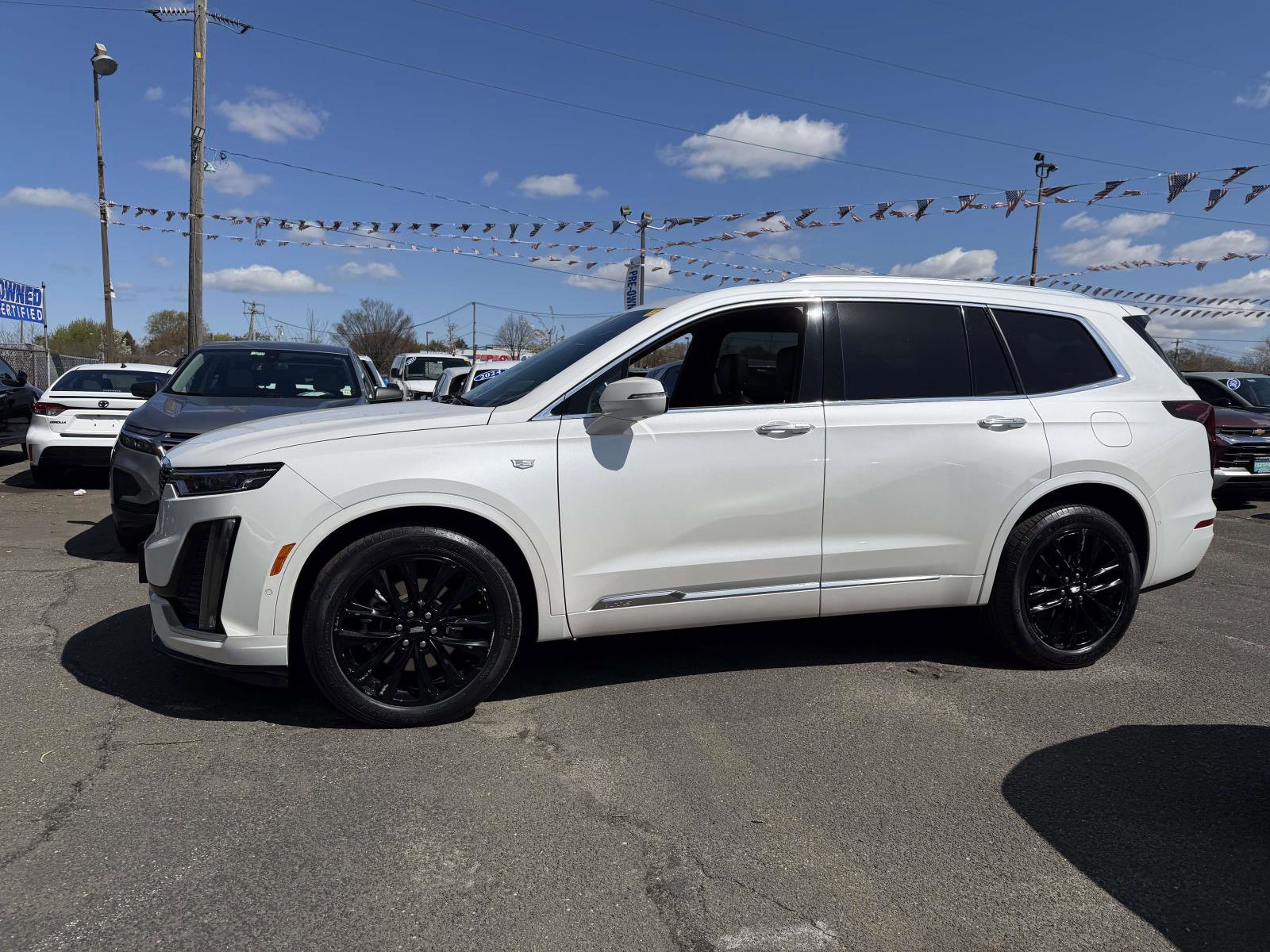 Certified 2023 Cadillac XT6 Premium Luxury w/ Platinum Package AWD/4WD image 2