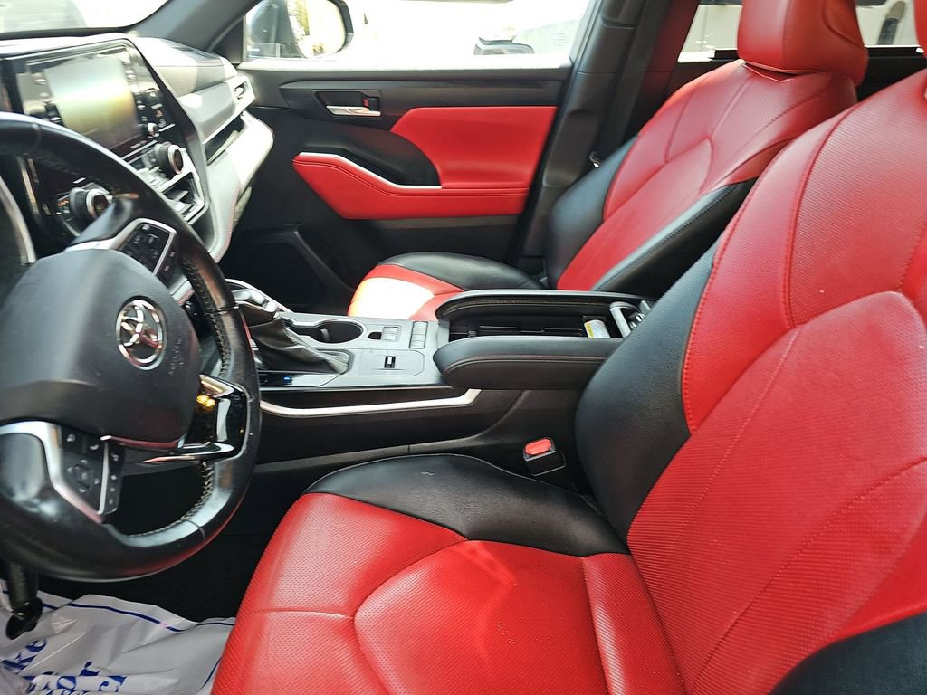 Used 2021 Toyota Highlander XSE image 9