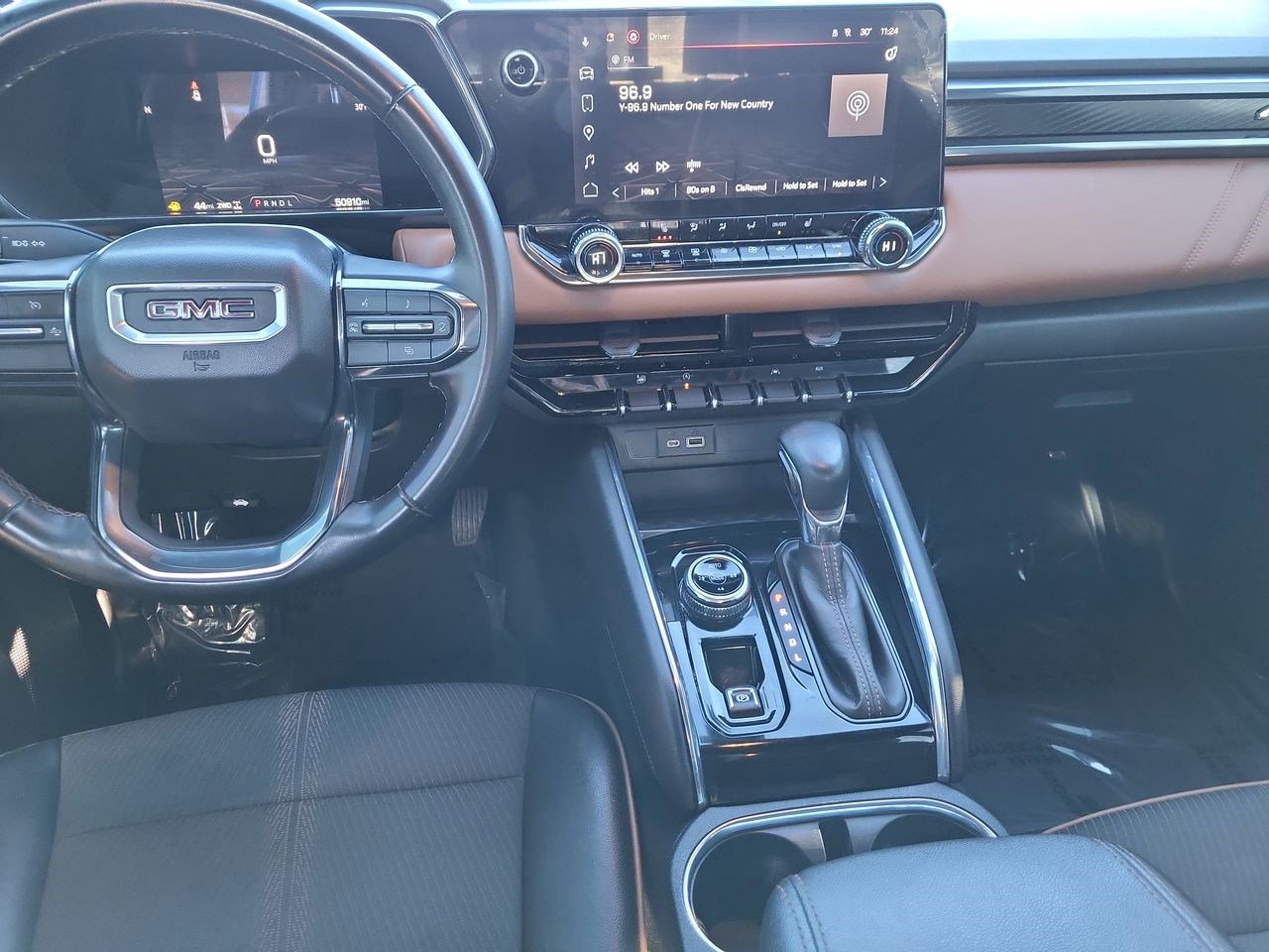 Used 2023 GMC Canyon AT4 image 10