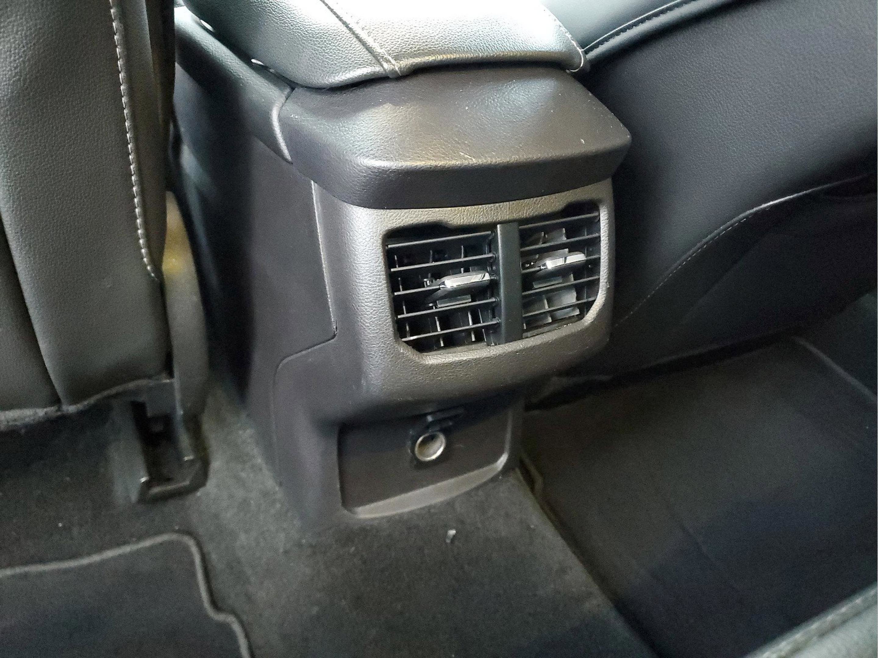 Used 2016 Ford Fusion SE w/ Equipment Group 202A FWD image 12