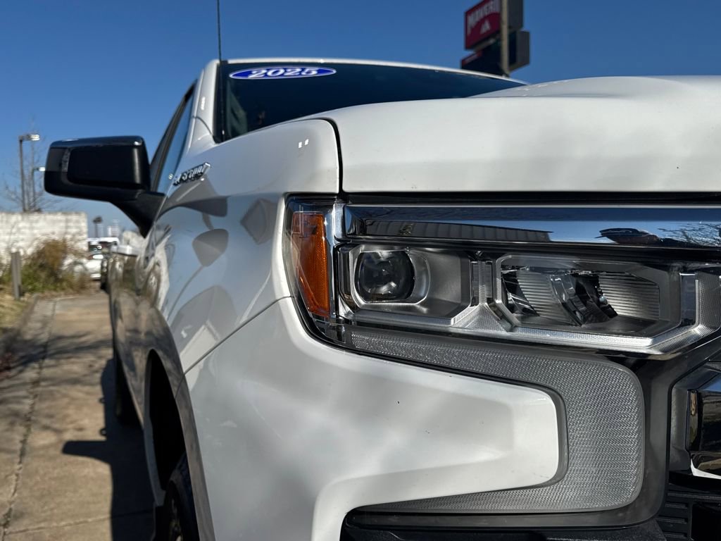 Used 2025 Chevrolet Silverado 1500 LT image 12