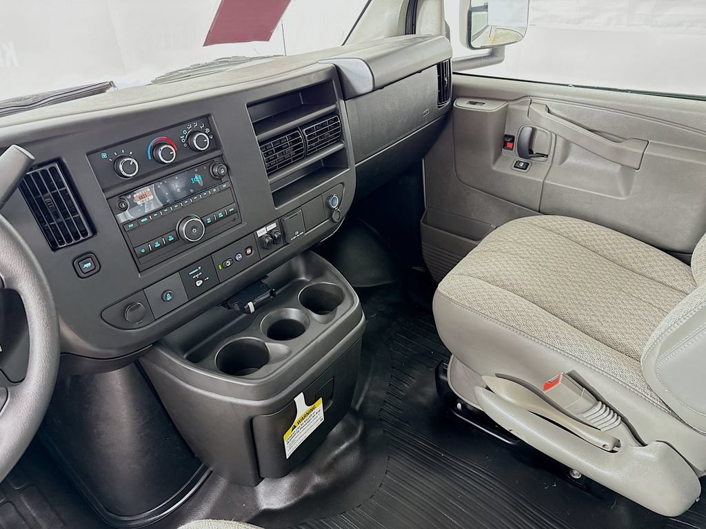 New 2025 GMC Savana 3500 w/ Power Convenience Package RWD image 25