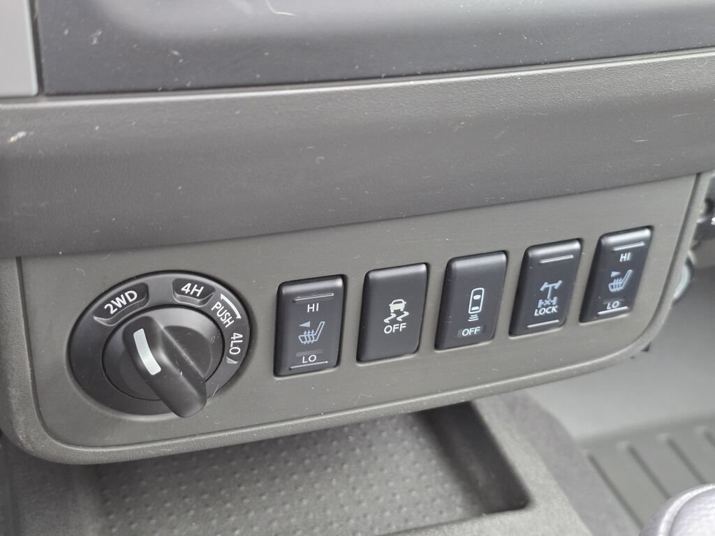 Used 2021 Nissan Frontier PRO-4X w/ Pro-4x Utility Package AWD/4WD image 27