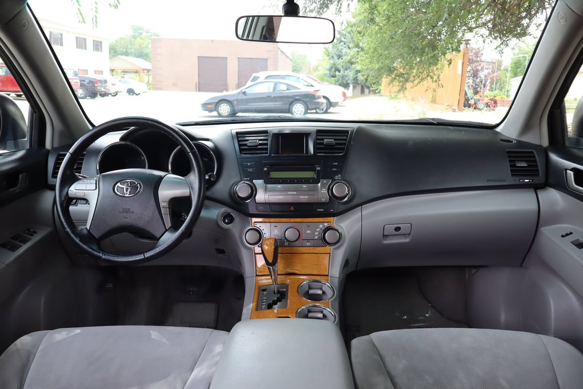 Used 2010 Toyota Highlander 4WD Hybrid image 16