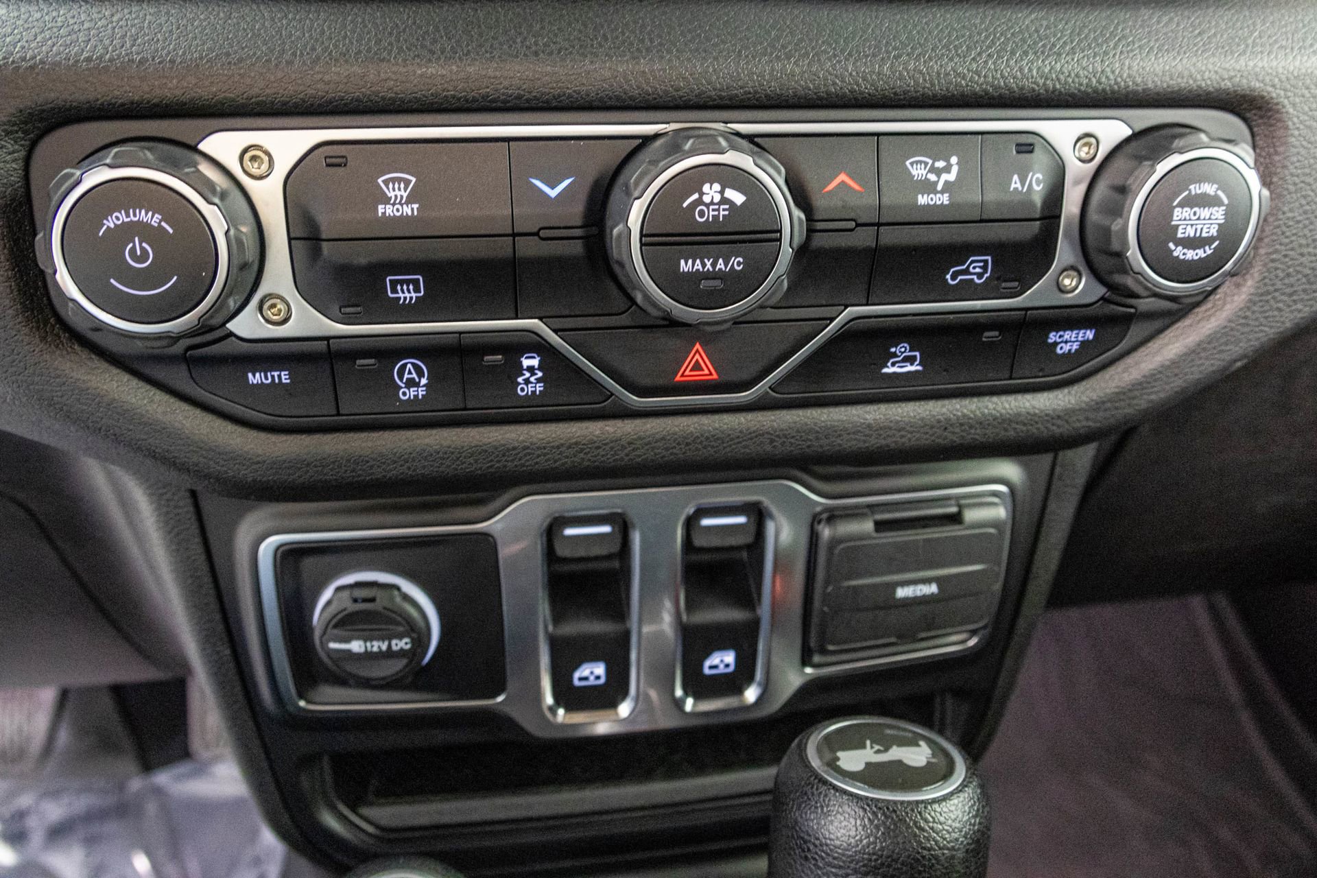 Used 2024 Jeep Wrangler Sport AWD/4WD image 26