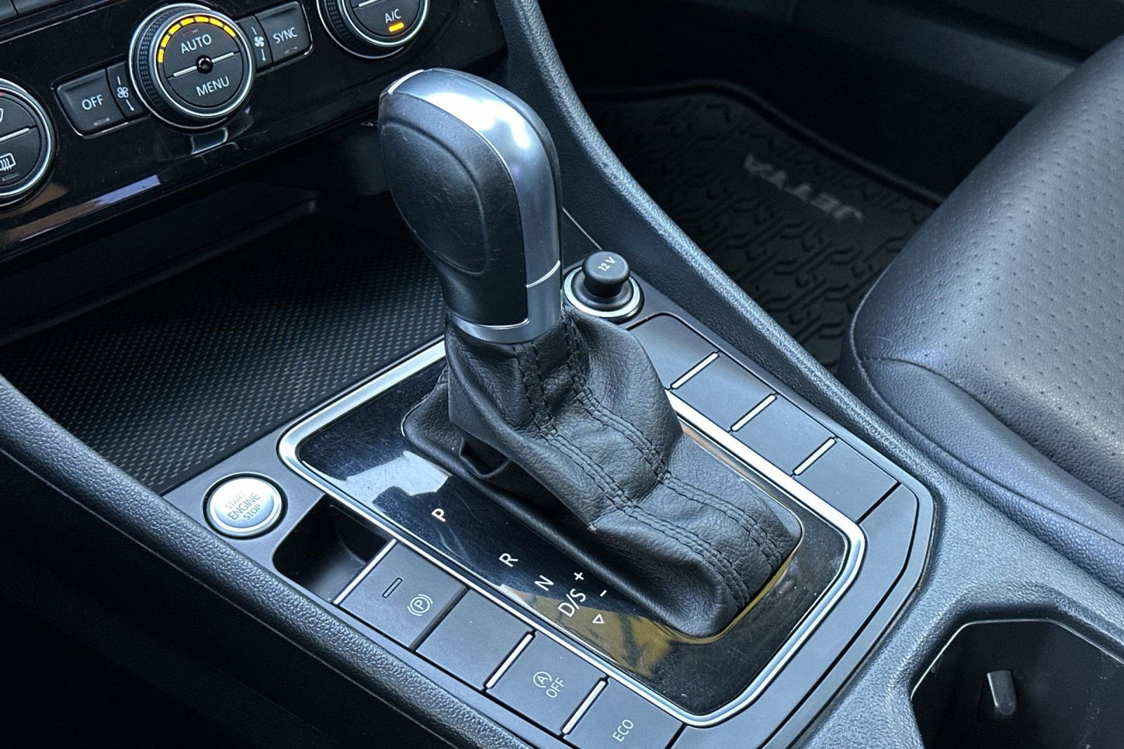 Used 2019 Volkswagen Jetta SE image 19