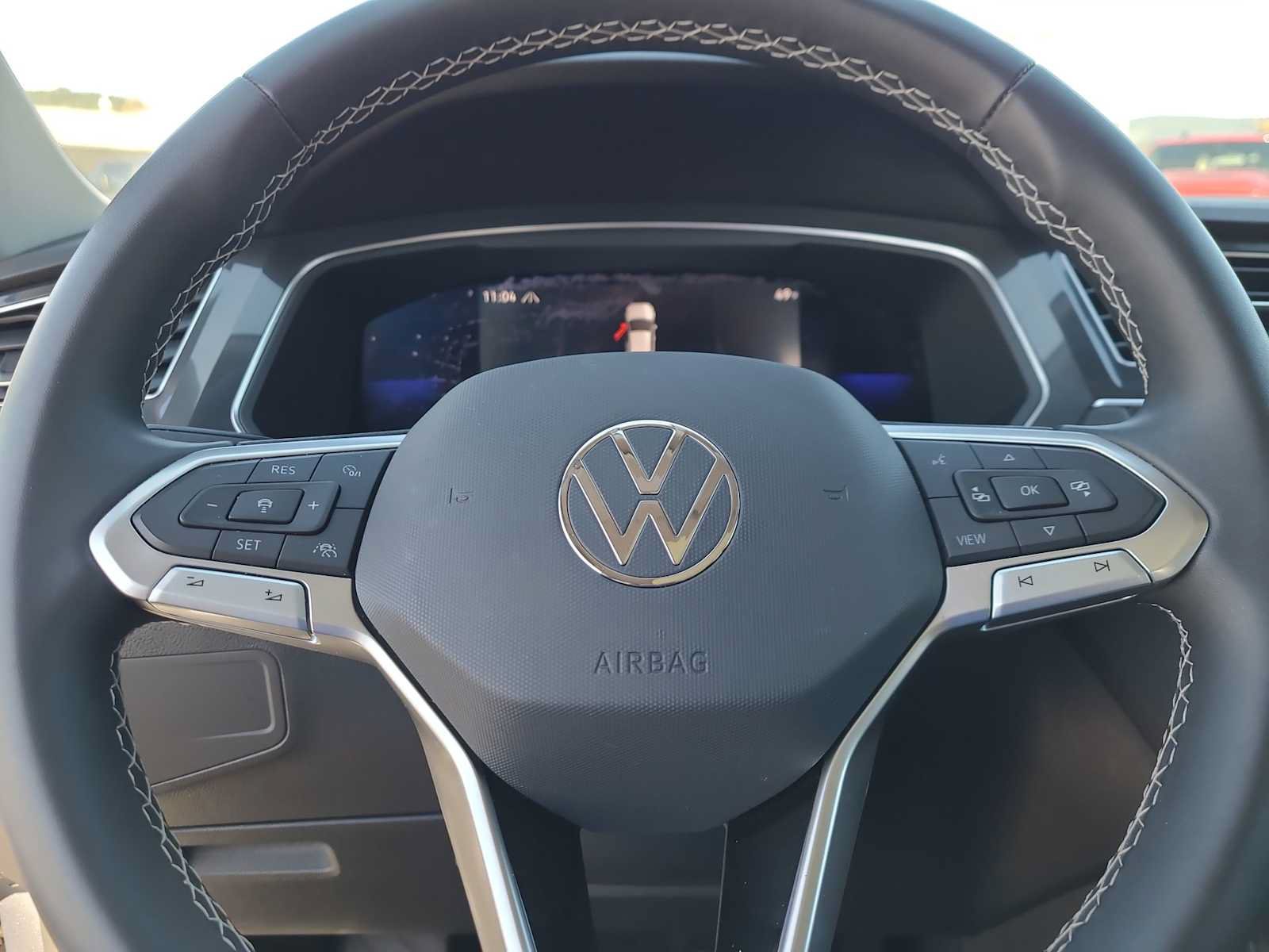 Used 2022 Volkswagen Tiguan SE AWD/4WD image 23