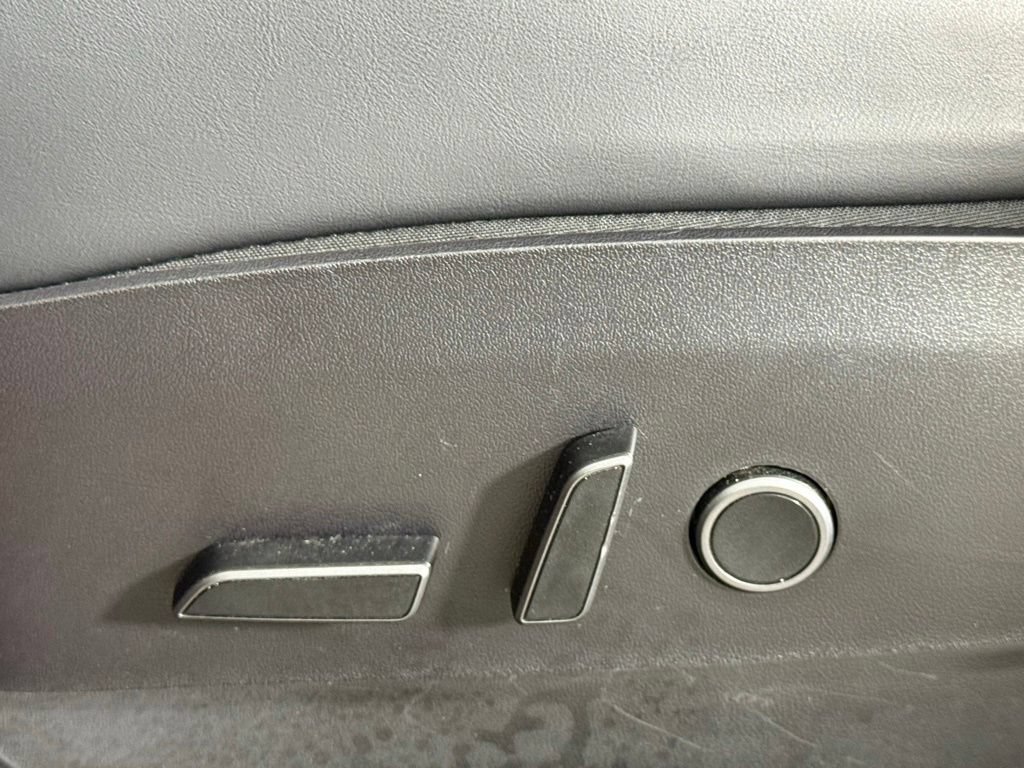 Used 2021 Tesla Model Y Long Range AWD/4WD image 19
