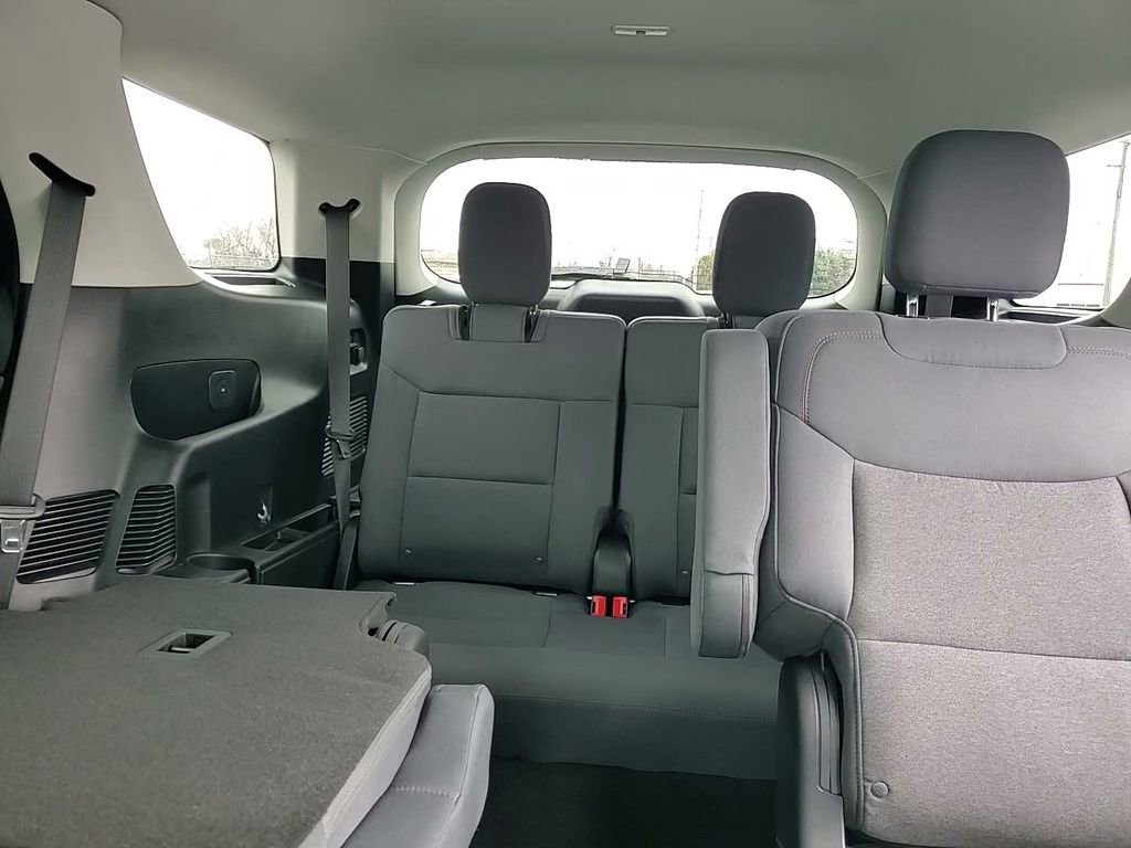 Used 2025 Ford Explorer Active AWD/4WD image 27