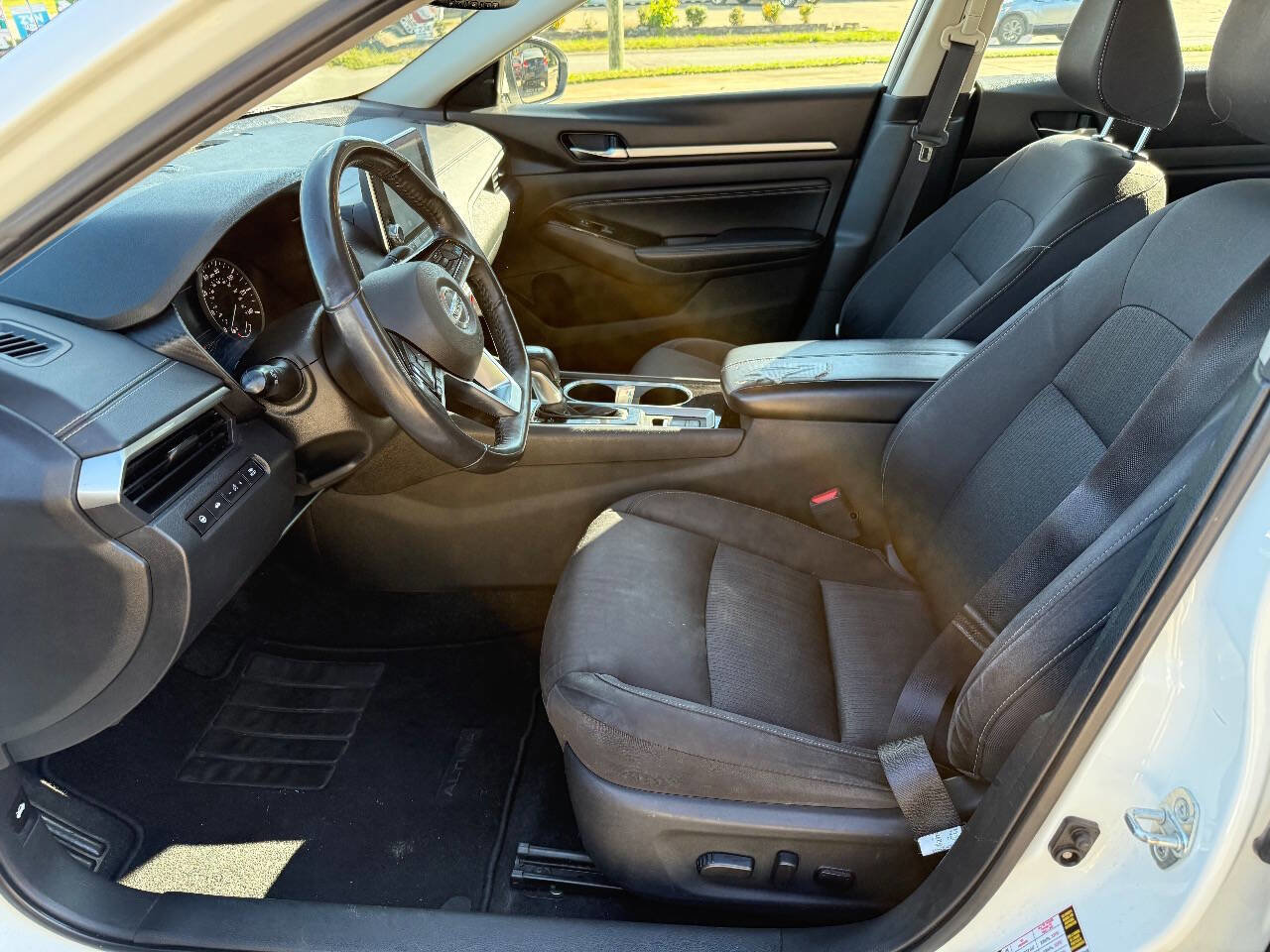Used 2020 Nissan Altima 2.5 SV FWD image 8