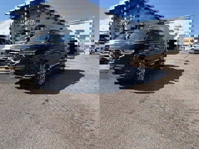 Used 2023 Acura MDX SH-AWD w/ Advance Package image 3