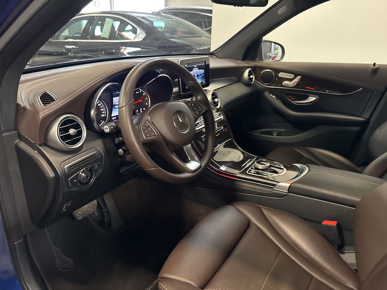 Used 2017 Mercedes-Benz GLC 300 4MATIC image 12