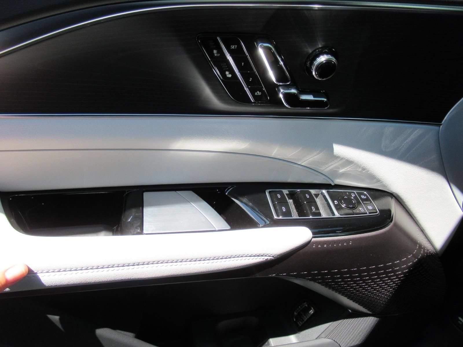 New 2026 Cadillac Lyriq Luxury RWD image 21